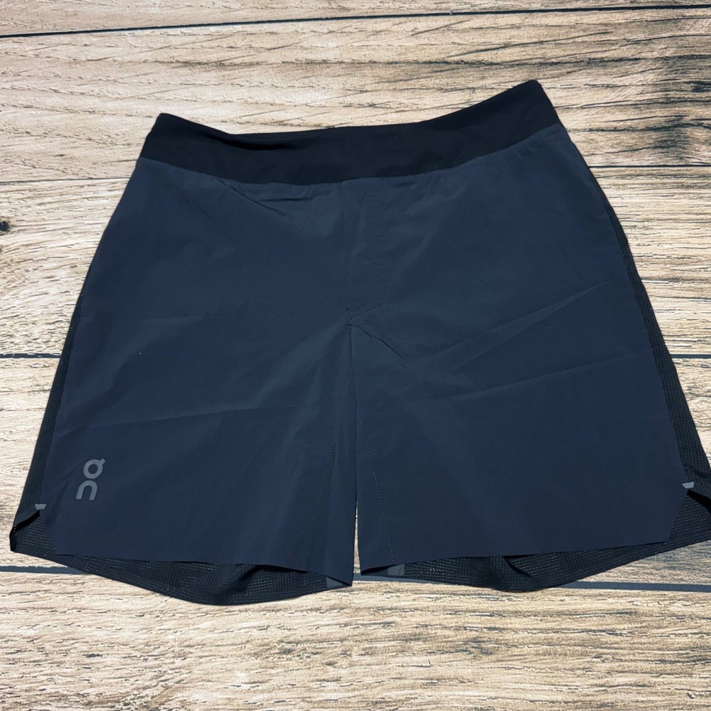 On Cloud Running Lightweight Shorts Mens XL Black Performance Athletic Pocket